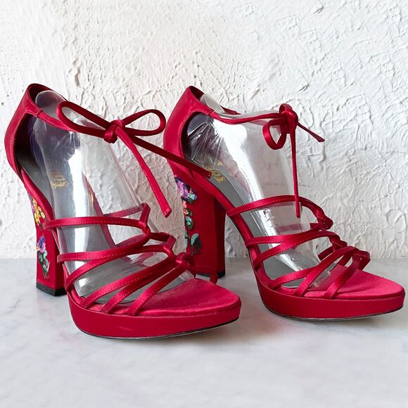 JLo Red Satin Strappy Heels Embroidered Floral Tie Sandals - Women's Size 9-1/2 - Picture 1 of 7